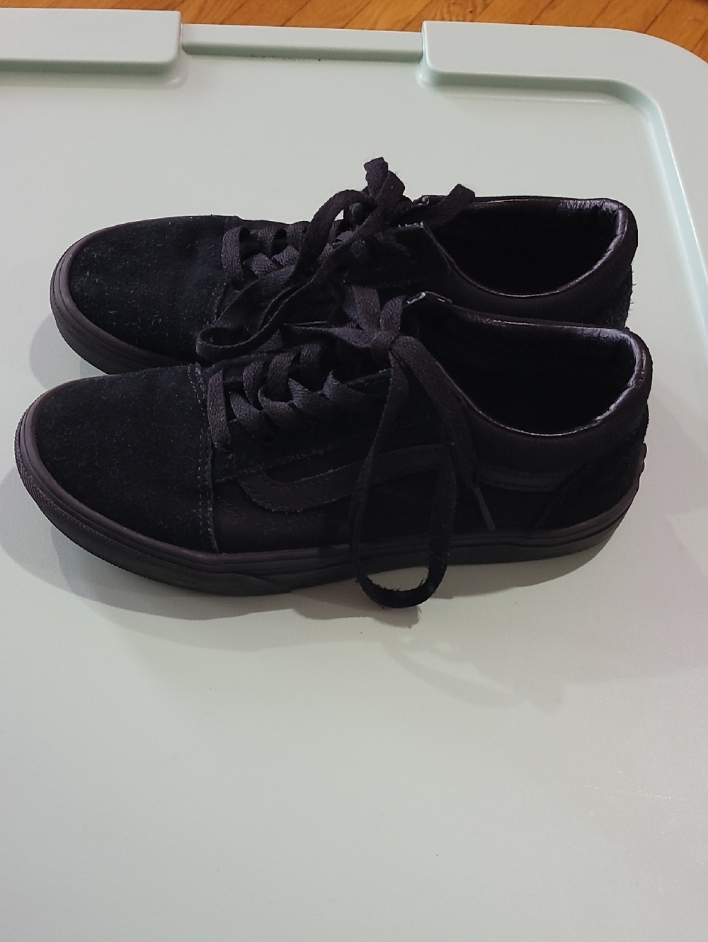 Kids Black Low-Top Suede Vans